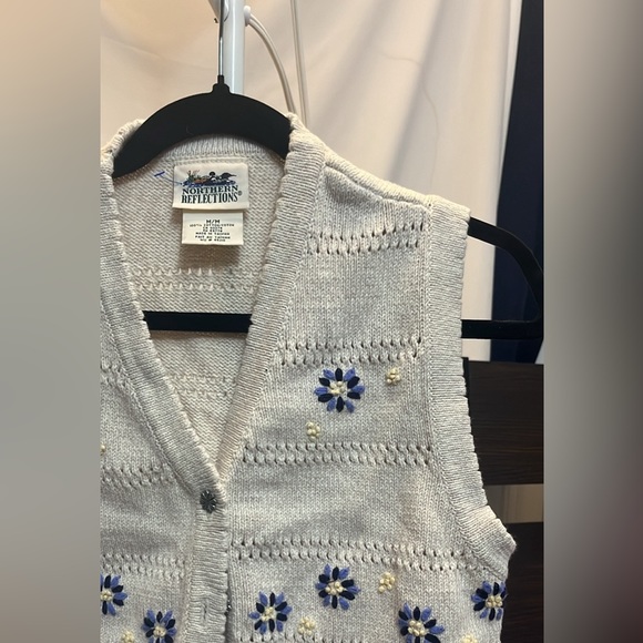 Northern Reflections floral sweater vest size M - Picture 1 of 3